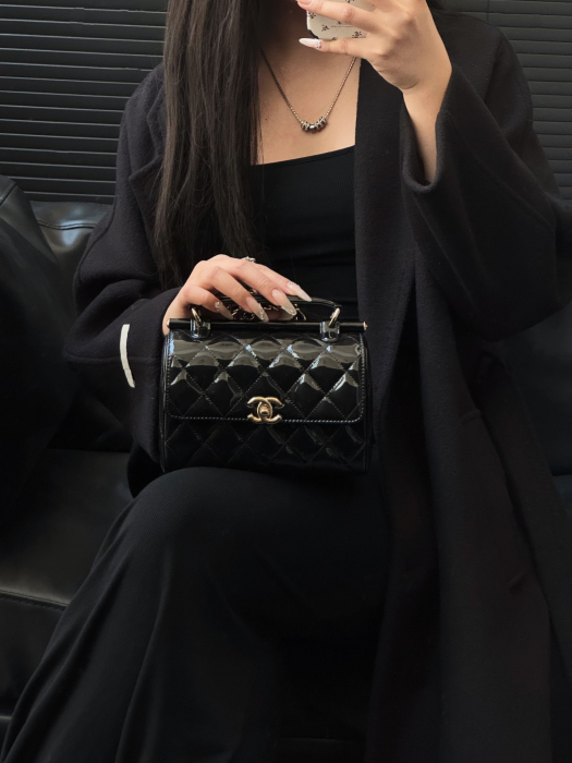 CHANEL Женская Cумка 23K из глянцевой кожи