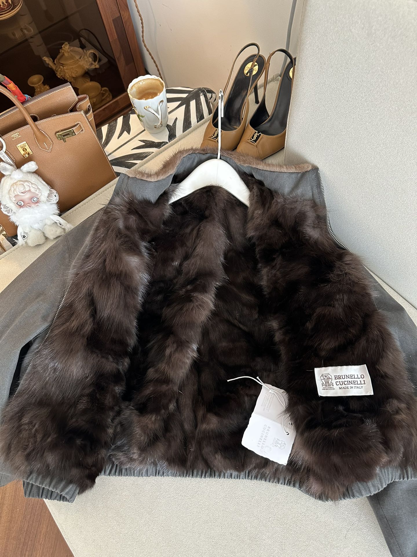 BRUNELLO CUCINELLI Женская куртка с мехом соболя BRUNELLO CUCINELLI Женская куртка с мехом соболя