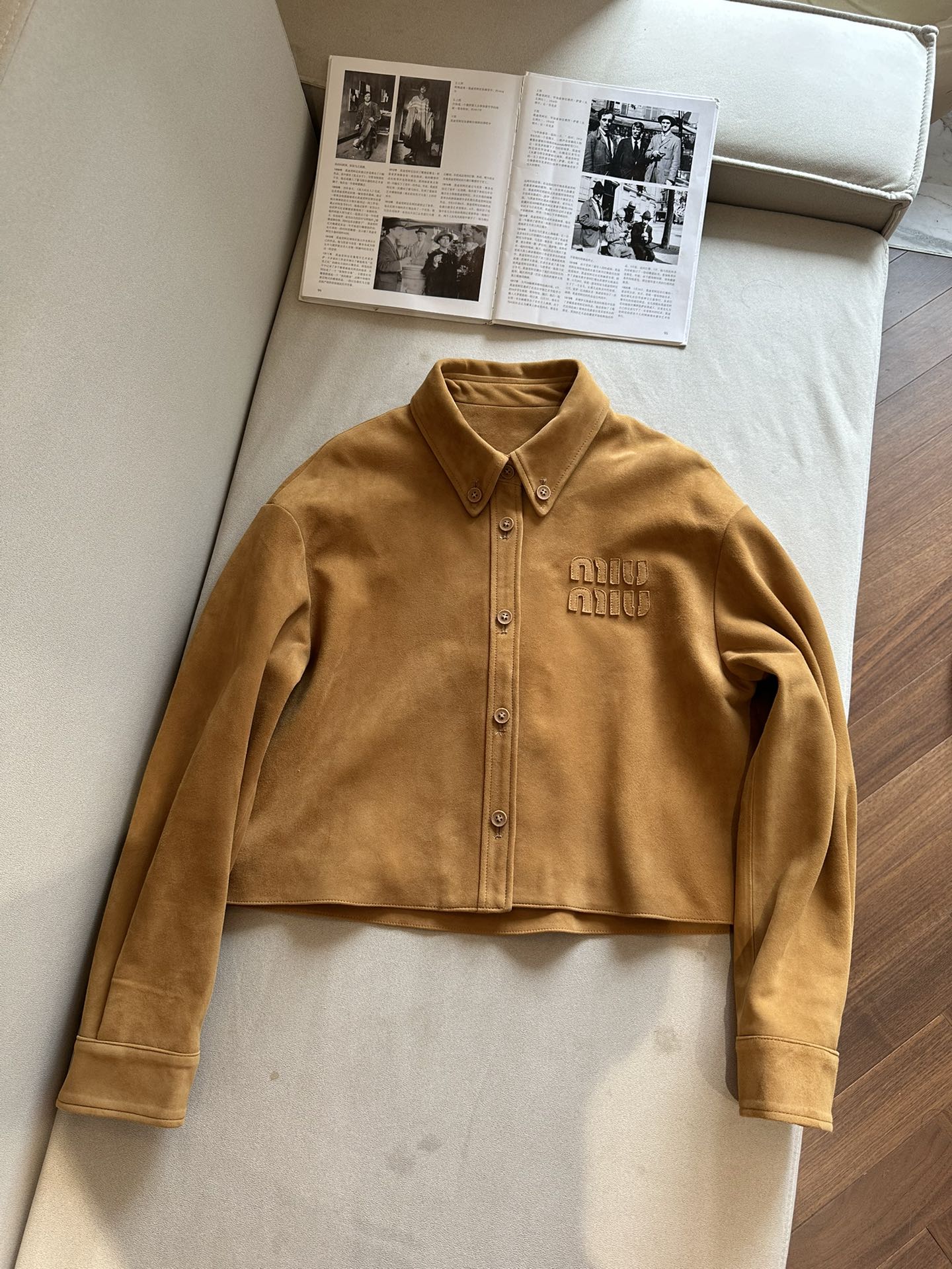 MIU MIU Женская рубашка из замши MIU MIU Женская рубашка из замши