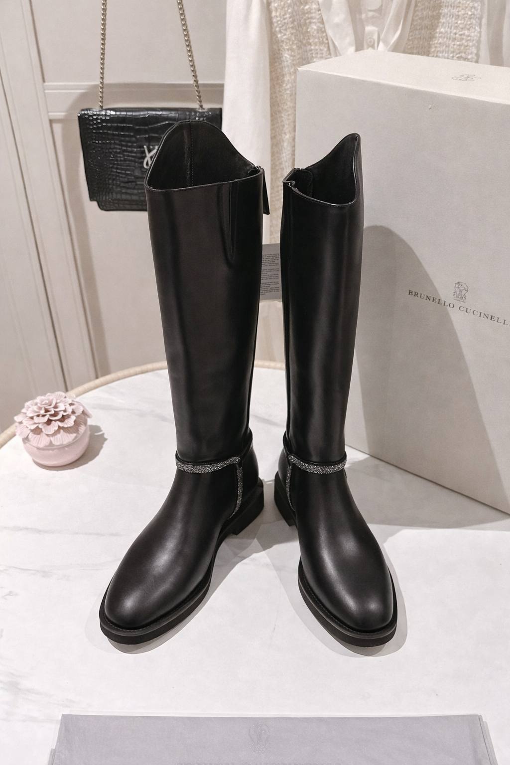 BRUNELLO CUCINELLI Женские сапоги из гладкой чёрной кожи BRUNELLO CUCINELLI Женские сапоги из гладкой чёрной кожи