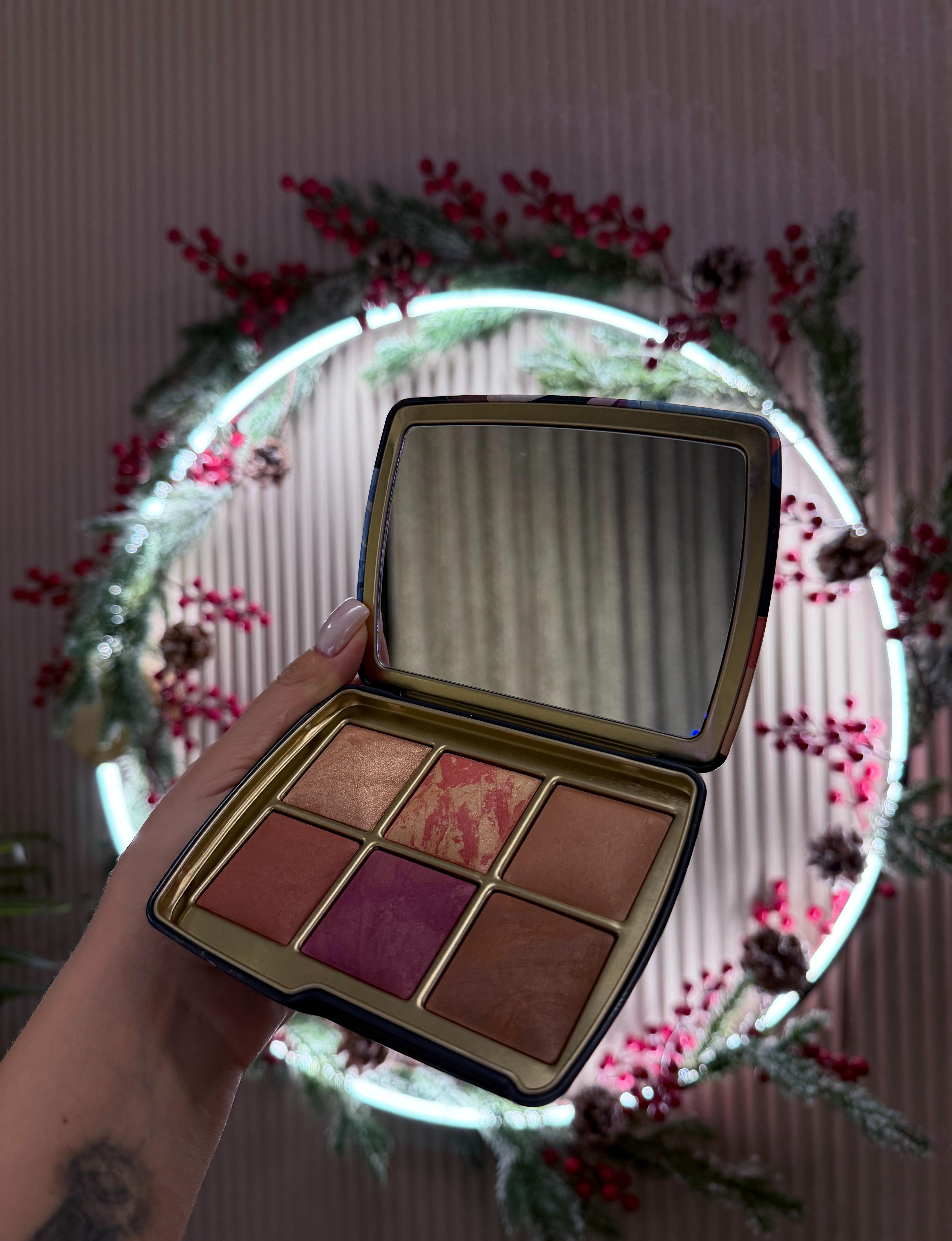 HOURGLASS Палетка для лица в наполнении FOX HOURGLASS Палетка для лица в наполнении FOX