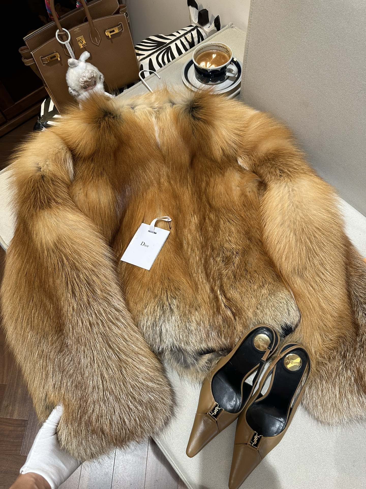 CHRISTIAN DIOR Женская шуба CHRISTIAN DIOR Женская шуба