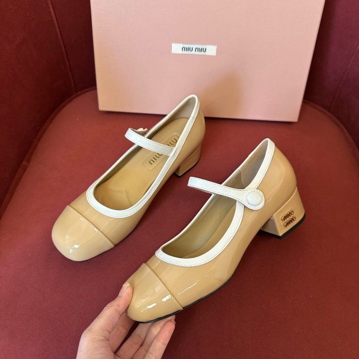 MIU MIU Туфли из коровьей кожи