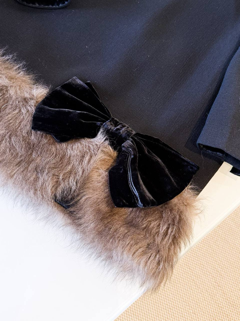 VALENTINO Женское платье с мехом VALENTINO Женское платье с мехом