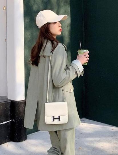 HERMES Женская сумка Constance 24 см 01 Epsom HERMES Женская сумка Constance 24 см 01 Epsom