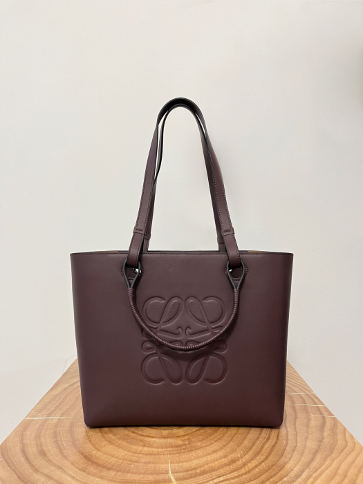 LOEWE Женская сумка Anagram Tote из кожи