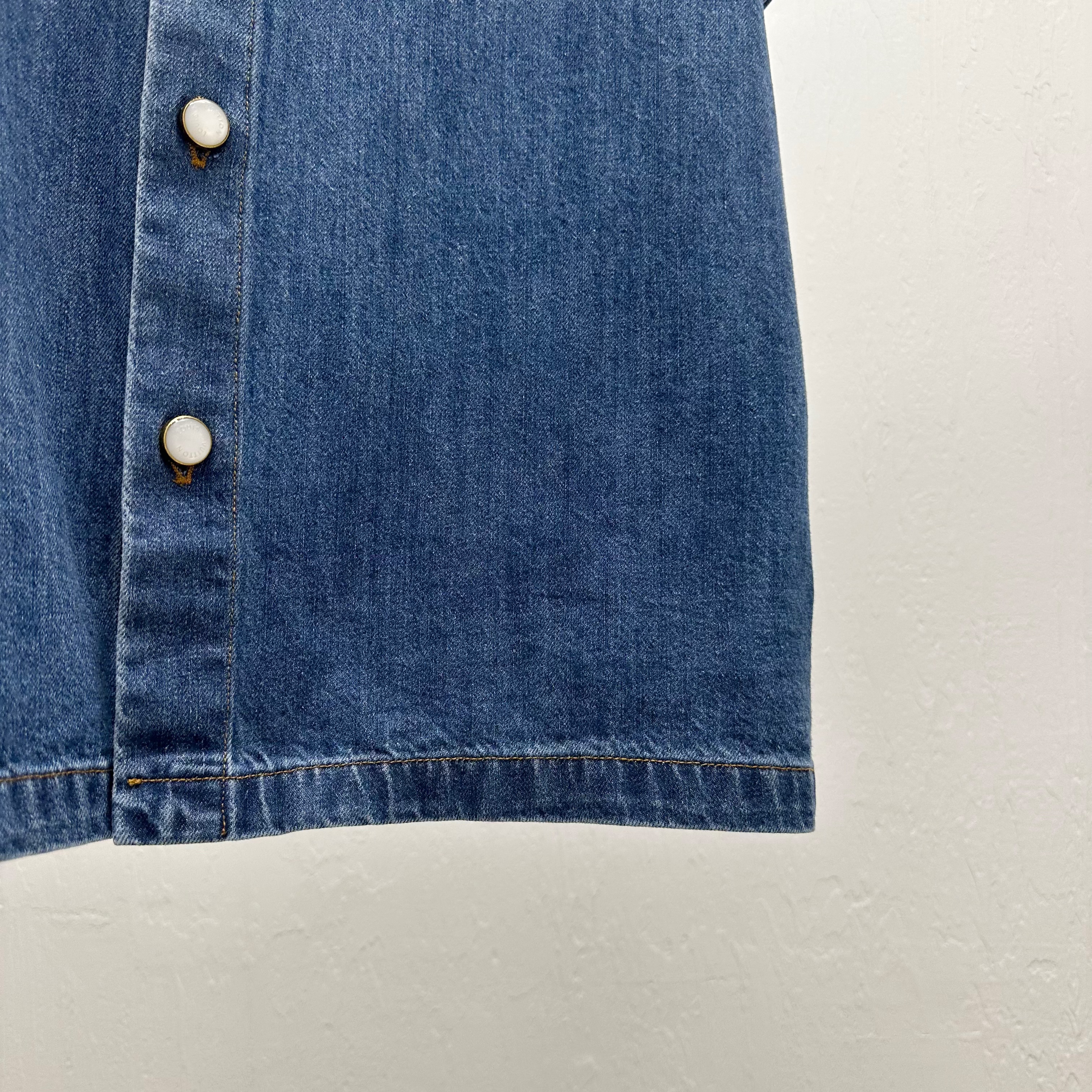 LOUIS VUITTON Мужская джинсовая рубашка LOUIS VUITTON Мужская джинсовая рубашка