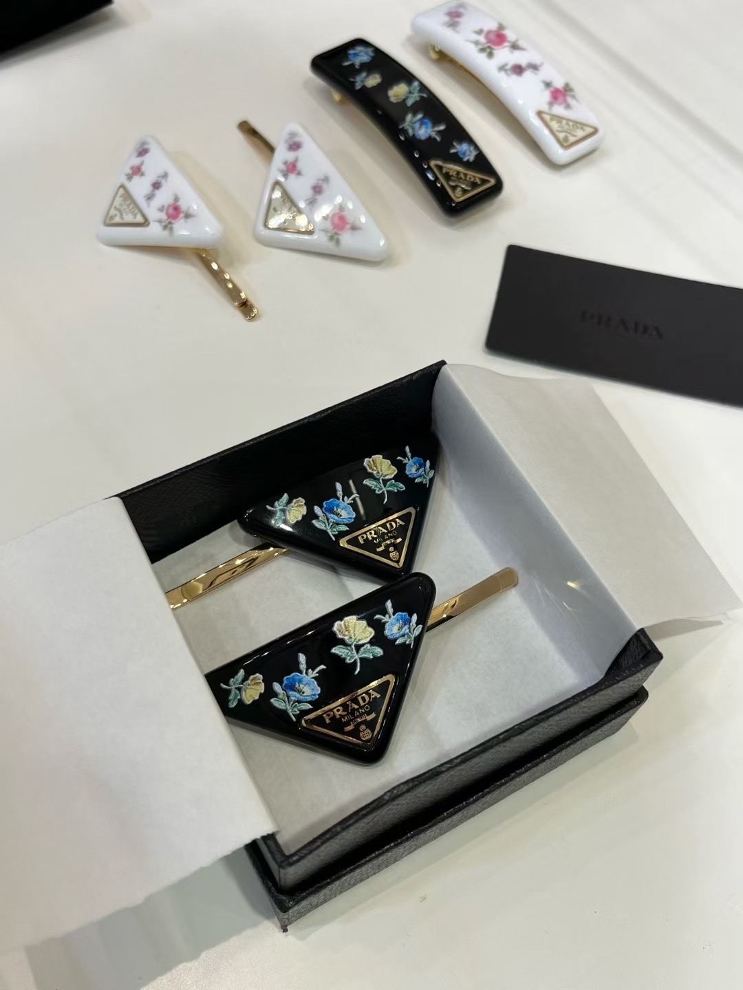 PRADA Женская заколка шпилька