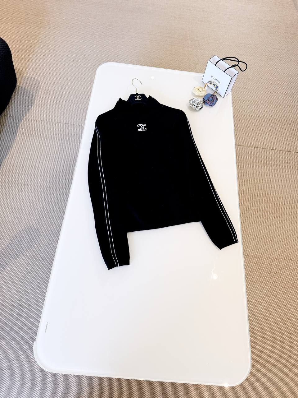 CHANEL Женский свитер из шерсти 