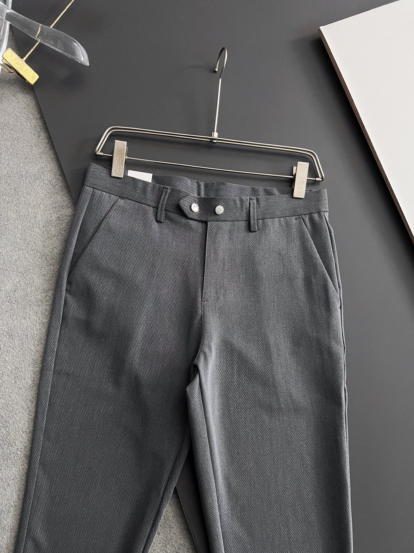 PRADA Мужские брюки из хлопка 