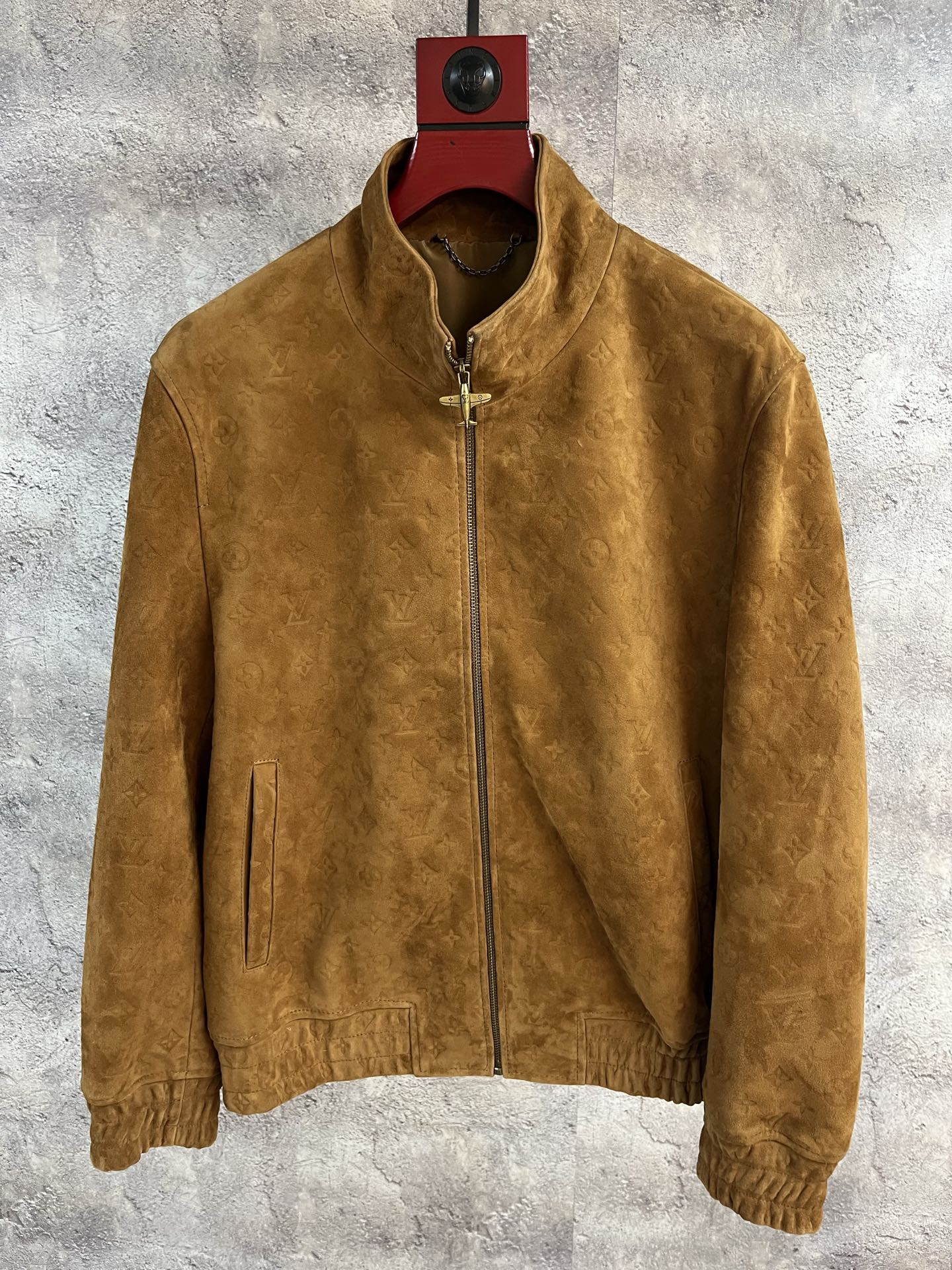 LOUIS VUITTON Мужская куртка из замши LOUIS VUITTON Мужская куртка из замши