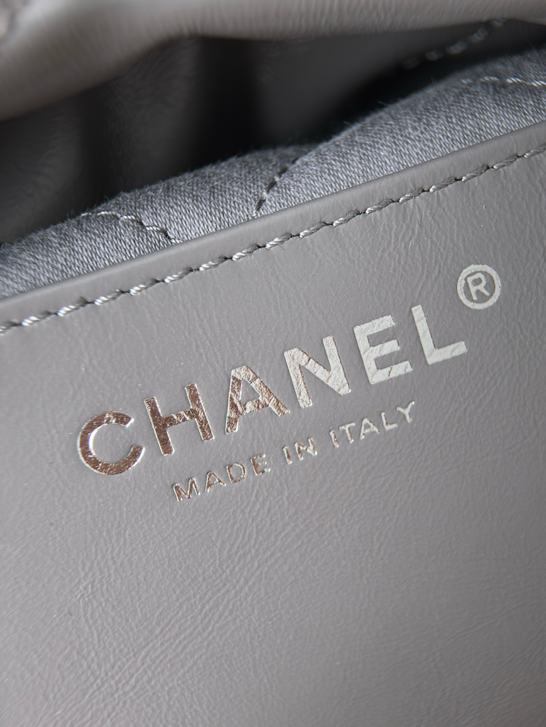 CHANEL Женская сумка 22 Mini