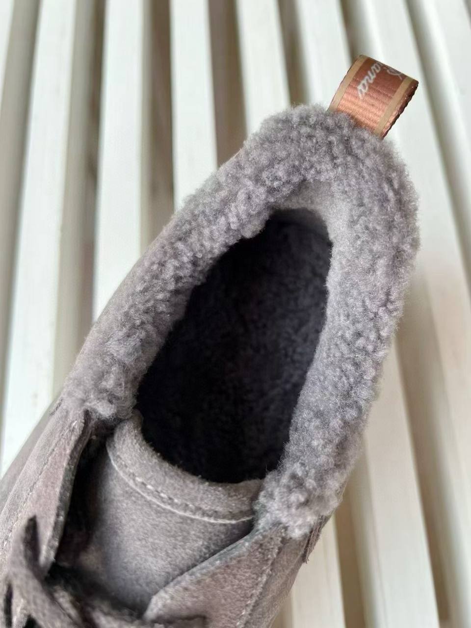 LORO PIANA Женские кроссовки из овчины 