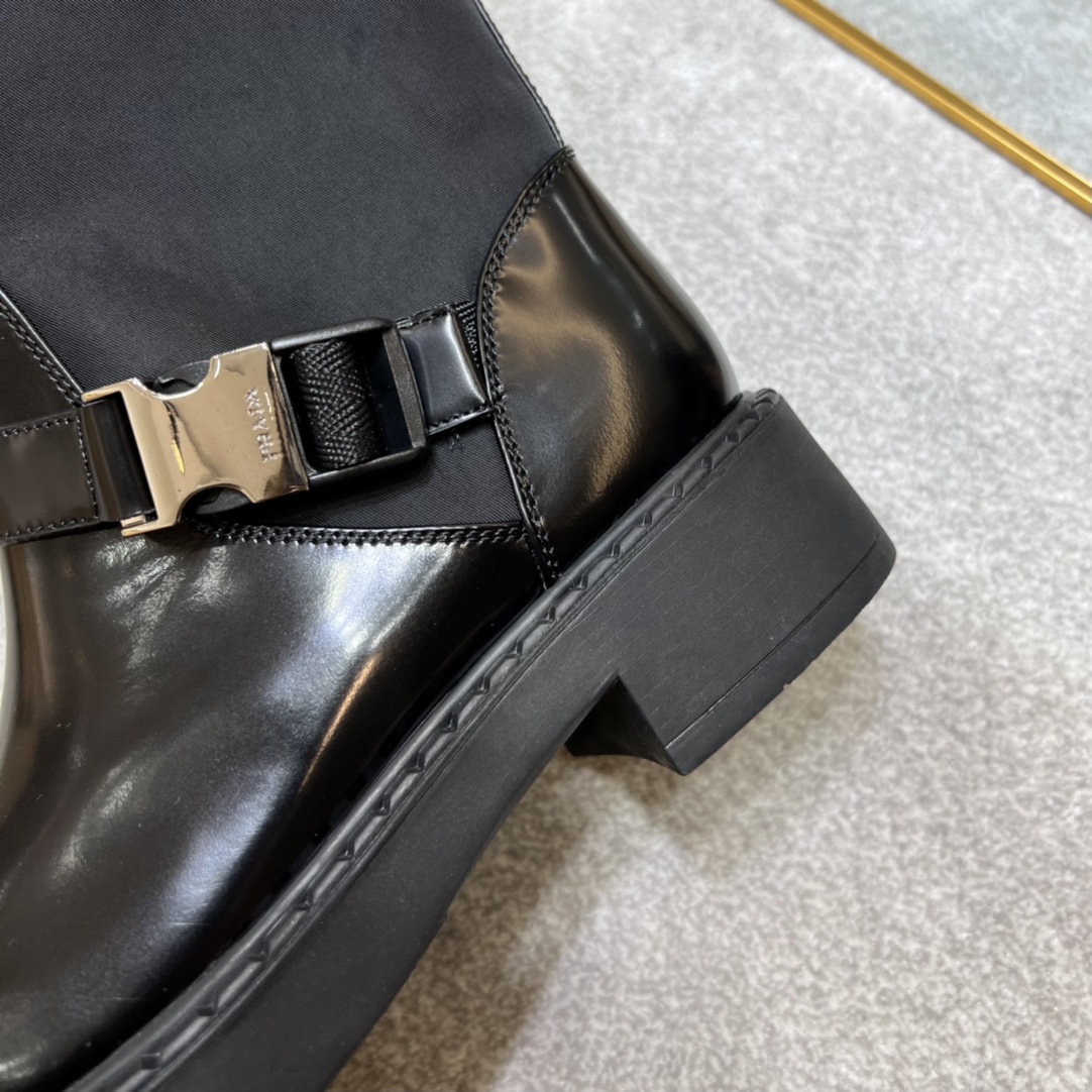 PRADA Женские ботинки
