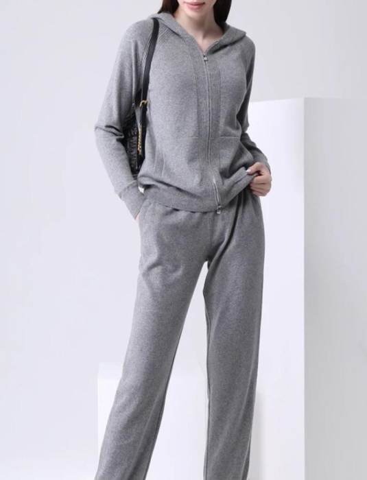 LORO PIANA Женский костюм из шерсти и кашемира