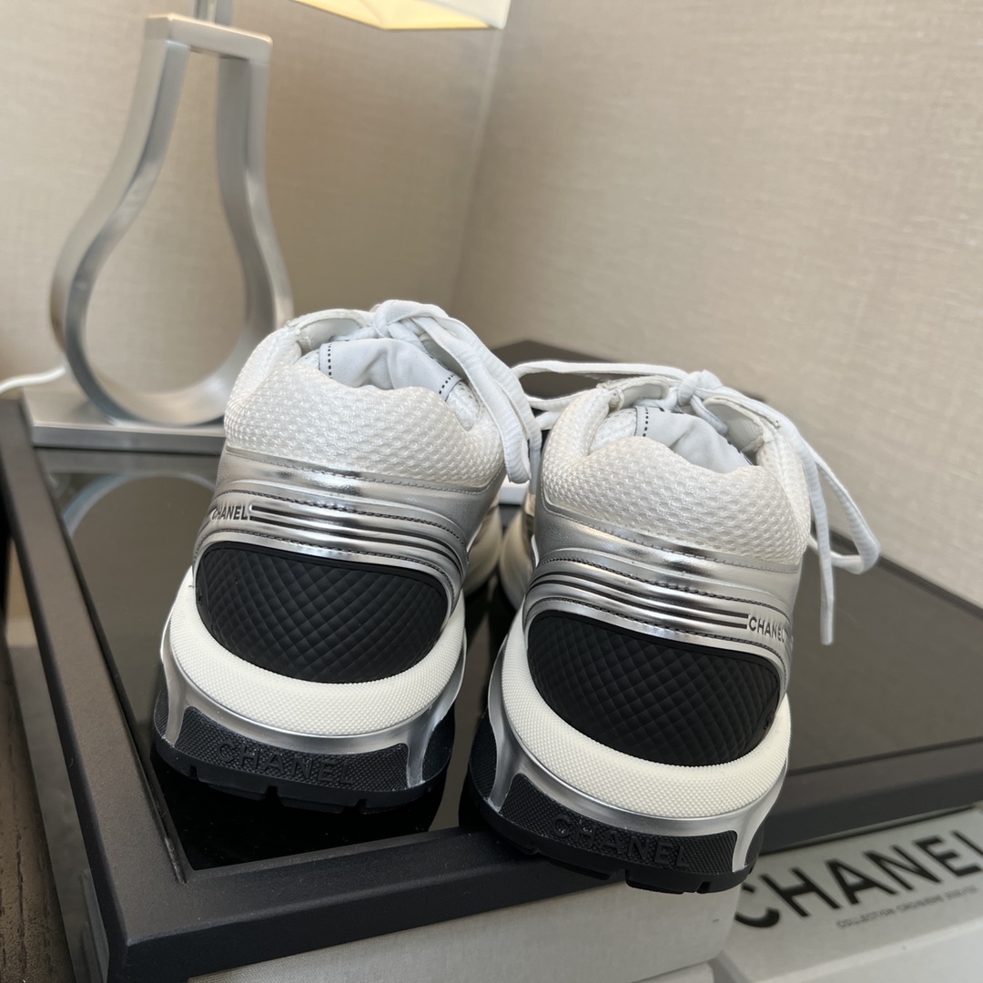 CHANEL Женские кроссовки CHANEL Женские кроссовки