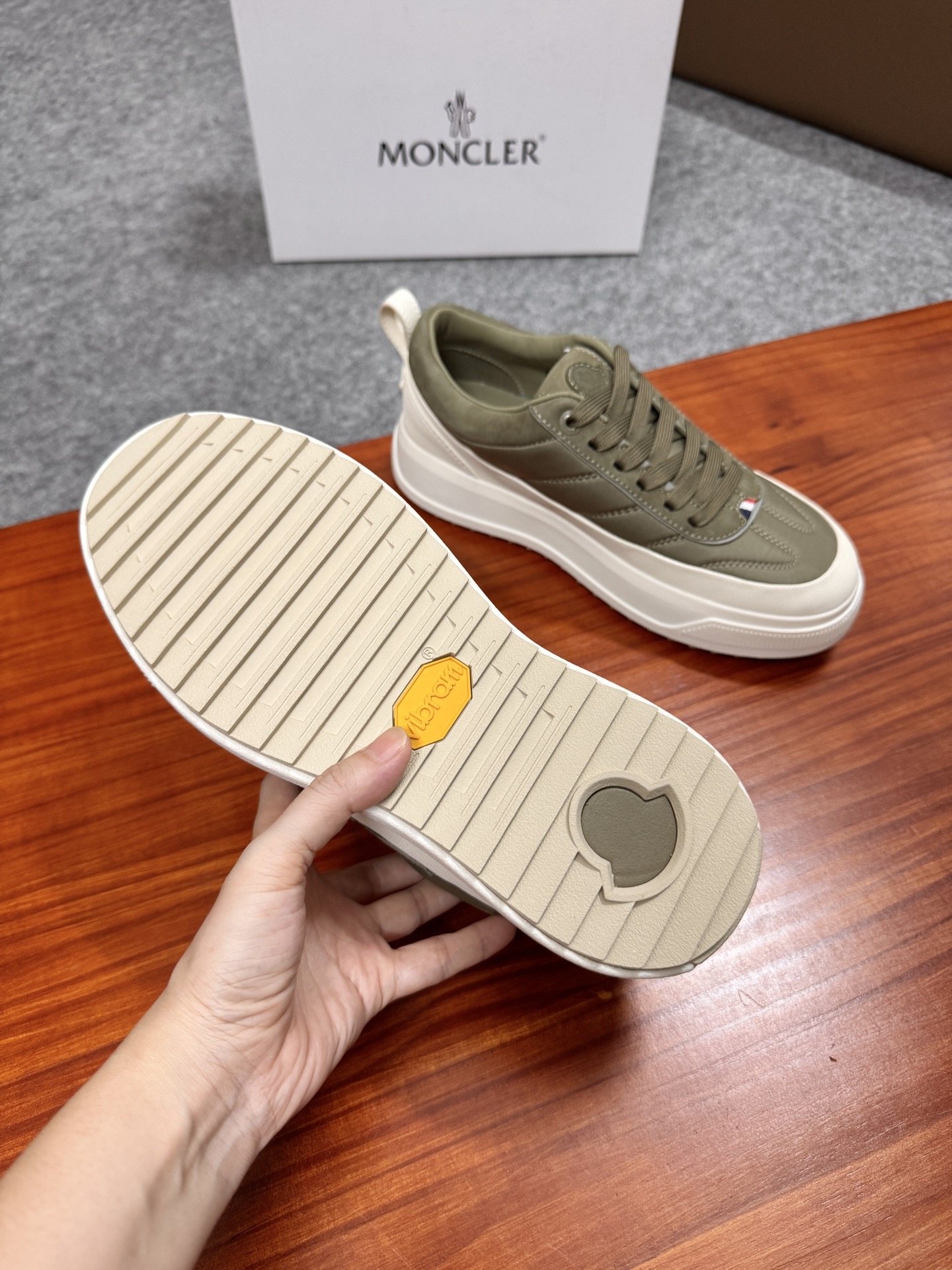 MONCLER Мужские кроссовки MONCLER Мужские кроссовки