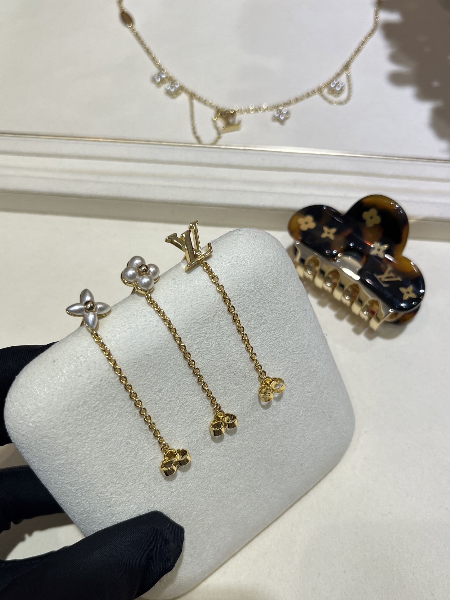 LOUIS VUITTON Женский комплект сережёк LOUIS VUITTON Женский комплект сережёк