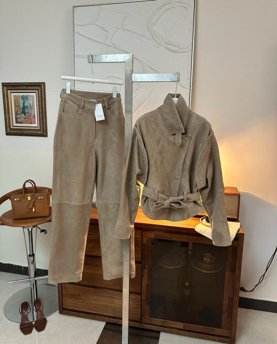 THE ROW Женский костюм из замши