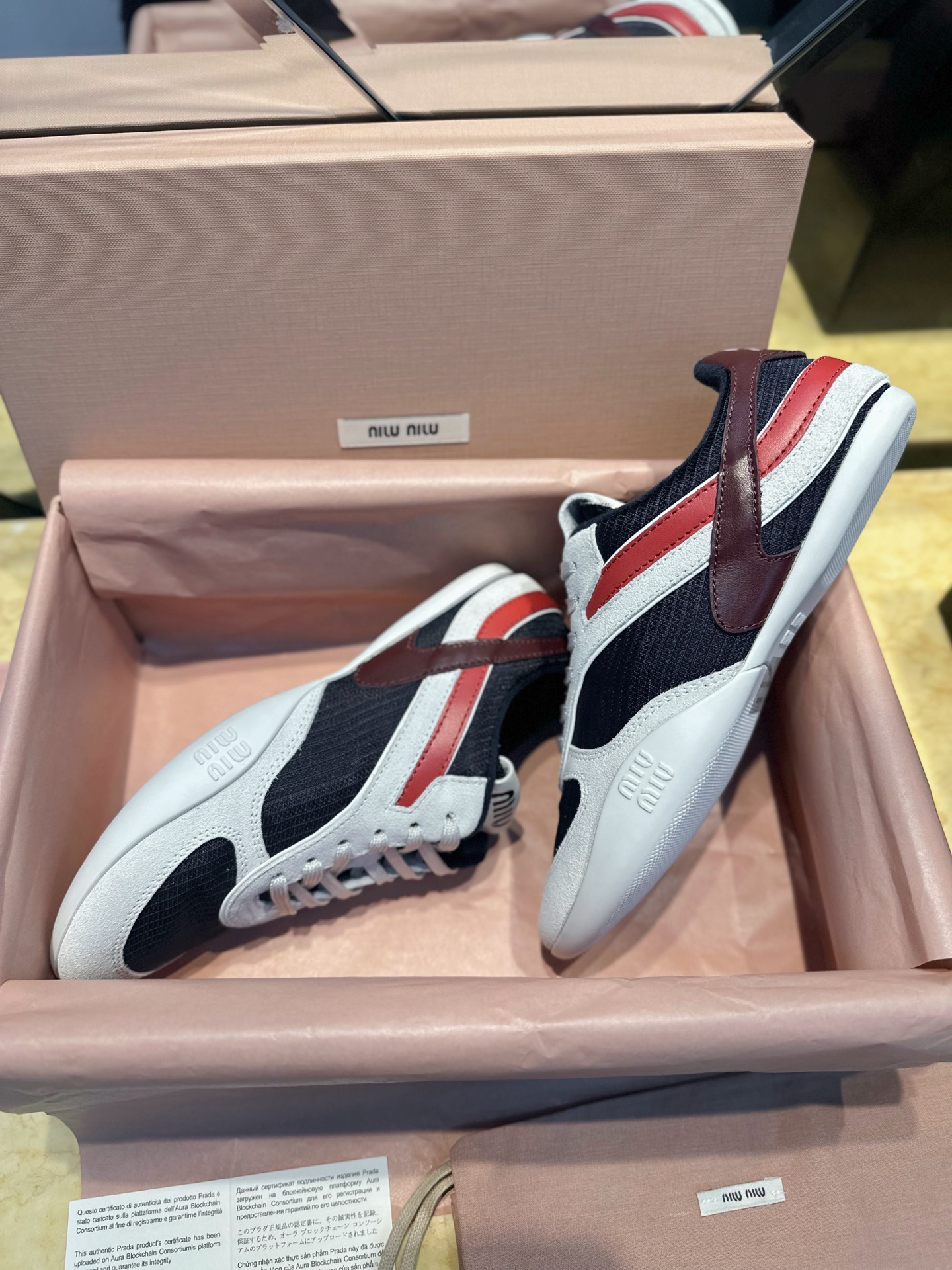 MIU MIU Женские кроссовки MIU MIU Женские кроссовки