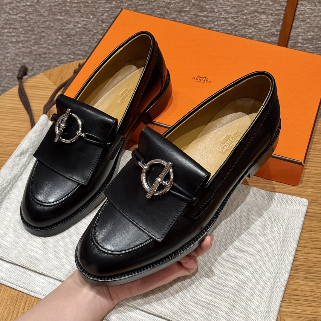 HERMES Женские лоферы Impact