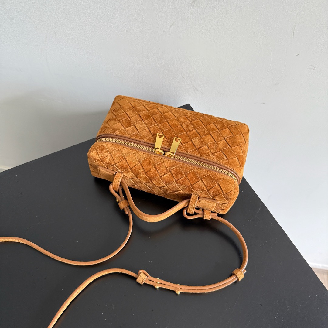 BOTTEGA VENETA Женская сумка Bang bang BOTTEGA VENETA Женская сумка Bang bang