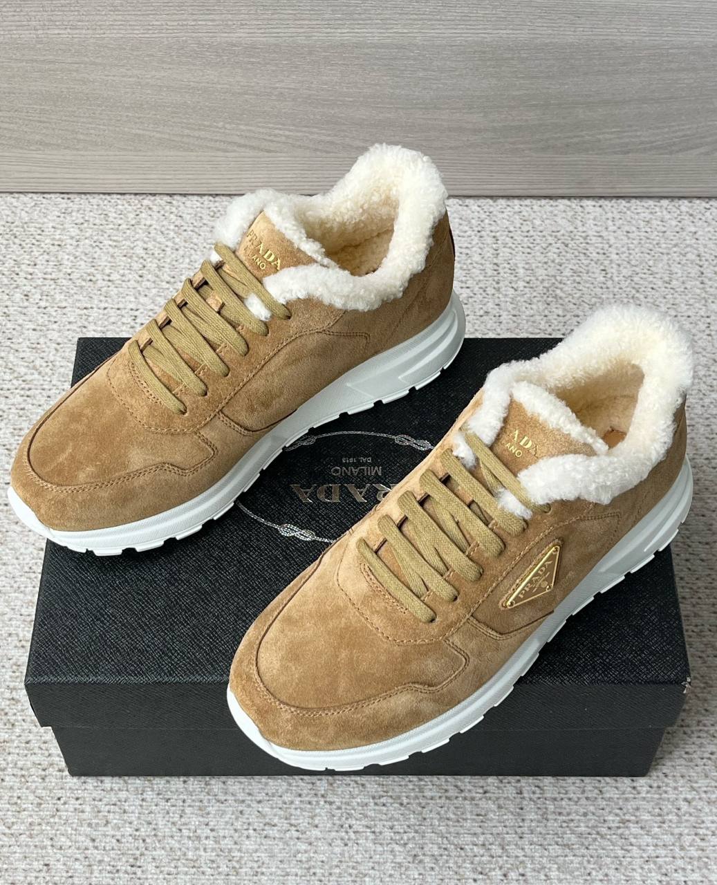 PRADA Мужские кроссовки из коровьей кожи PRADA Мужские кроссовки из коровьей кожи