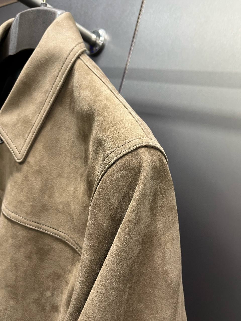 CHRISTIAN DIOR Мужская кожаная куртка CHRISTIAN DIOR Мужская кожаная куртка