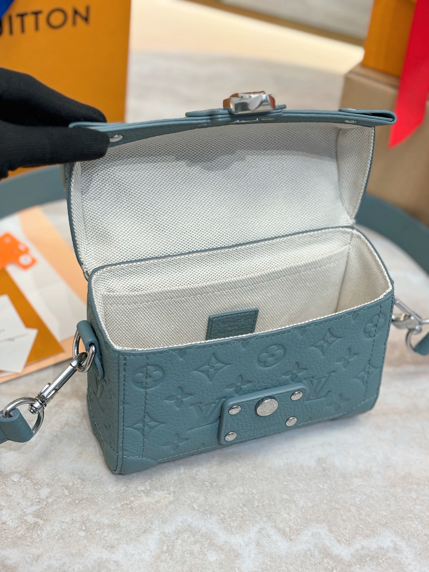 LOUIS VUITTON Мужской клатч сумка Soul Trunk M13871 LOUIS VUITTON Мужской клатч сумка Soul Trunk M13871