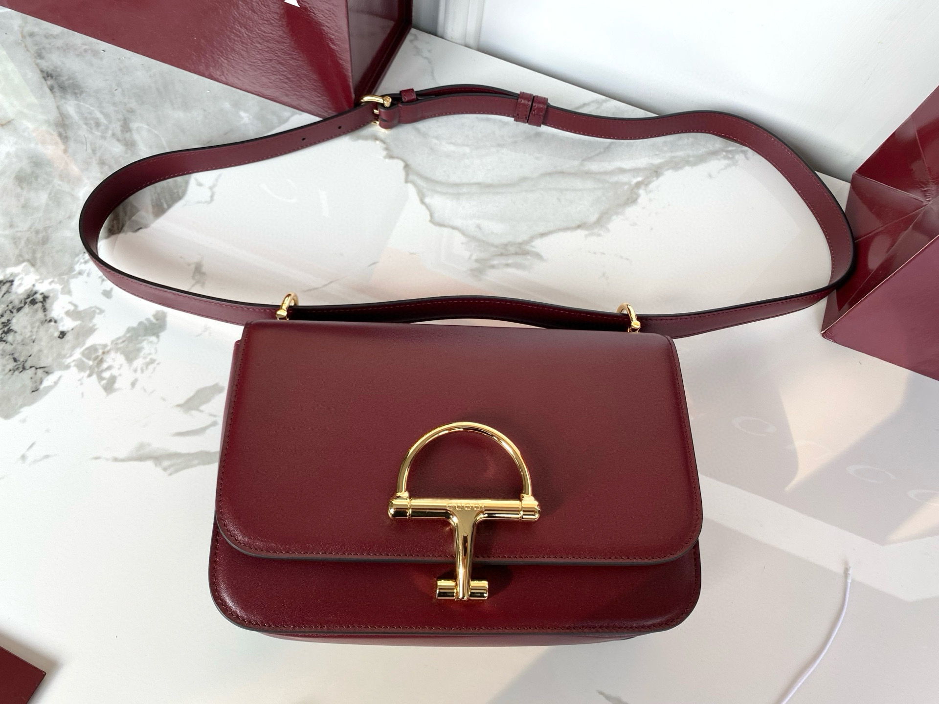 GUCCI Женская сумка Gucci Siena small shoulder bag