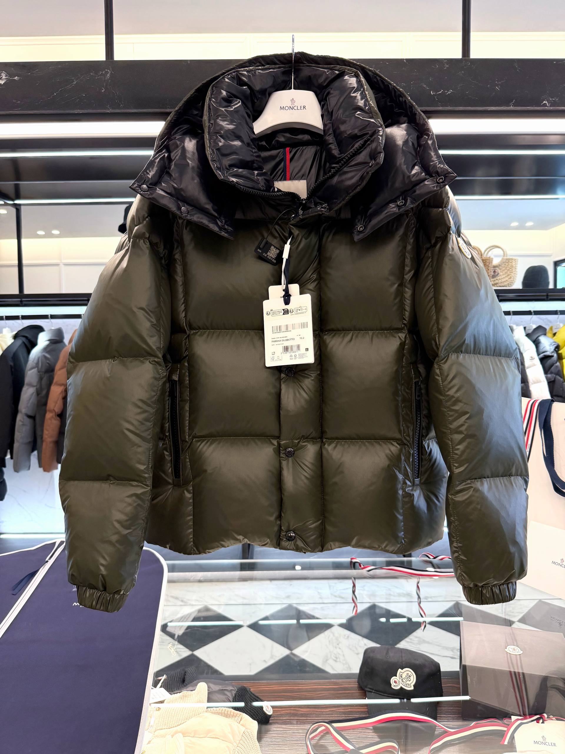 MONCLER Мужской стеганый пуховик MONCLER Мужской стеганый пуховик