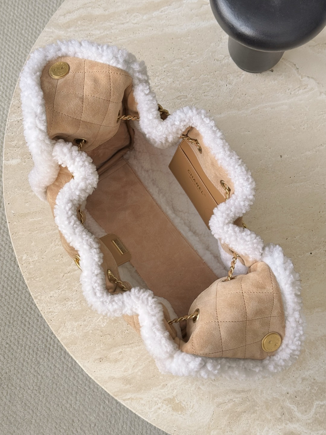 CHANEL Женская сумка Hobo 25S с мехом CHANEL Женская сумка Hobo 25S с мехом