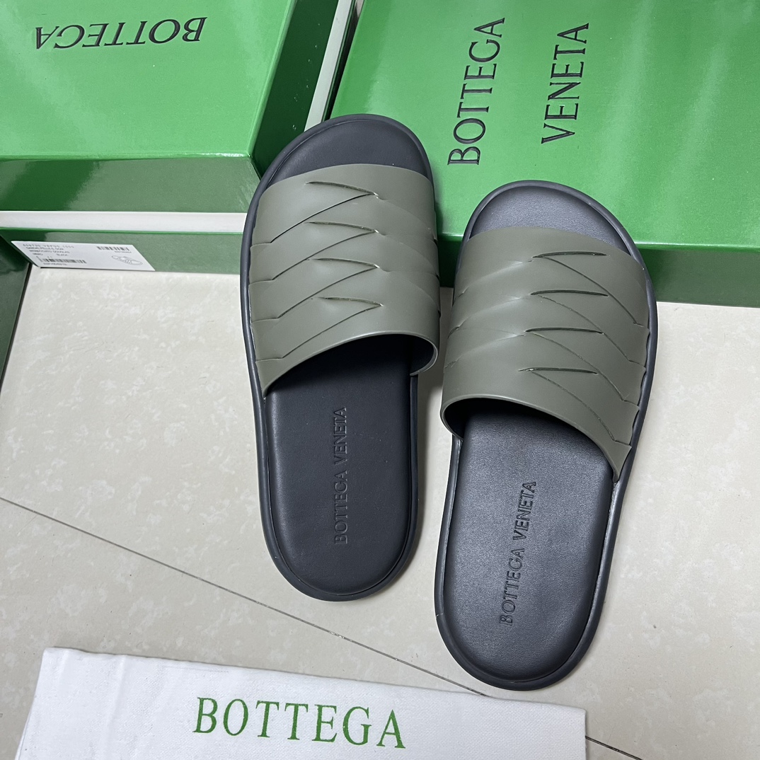 BOTTEGA VENETA Мужские шлёпанцы BOTTEGA VENETA Мужские шлёпанцы