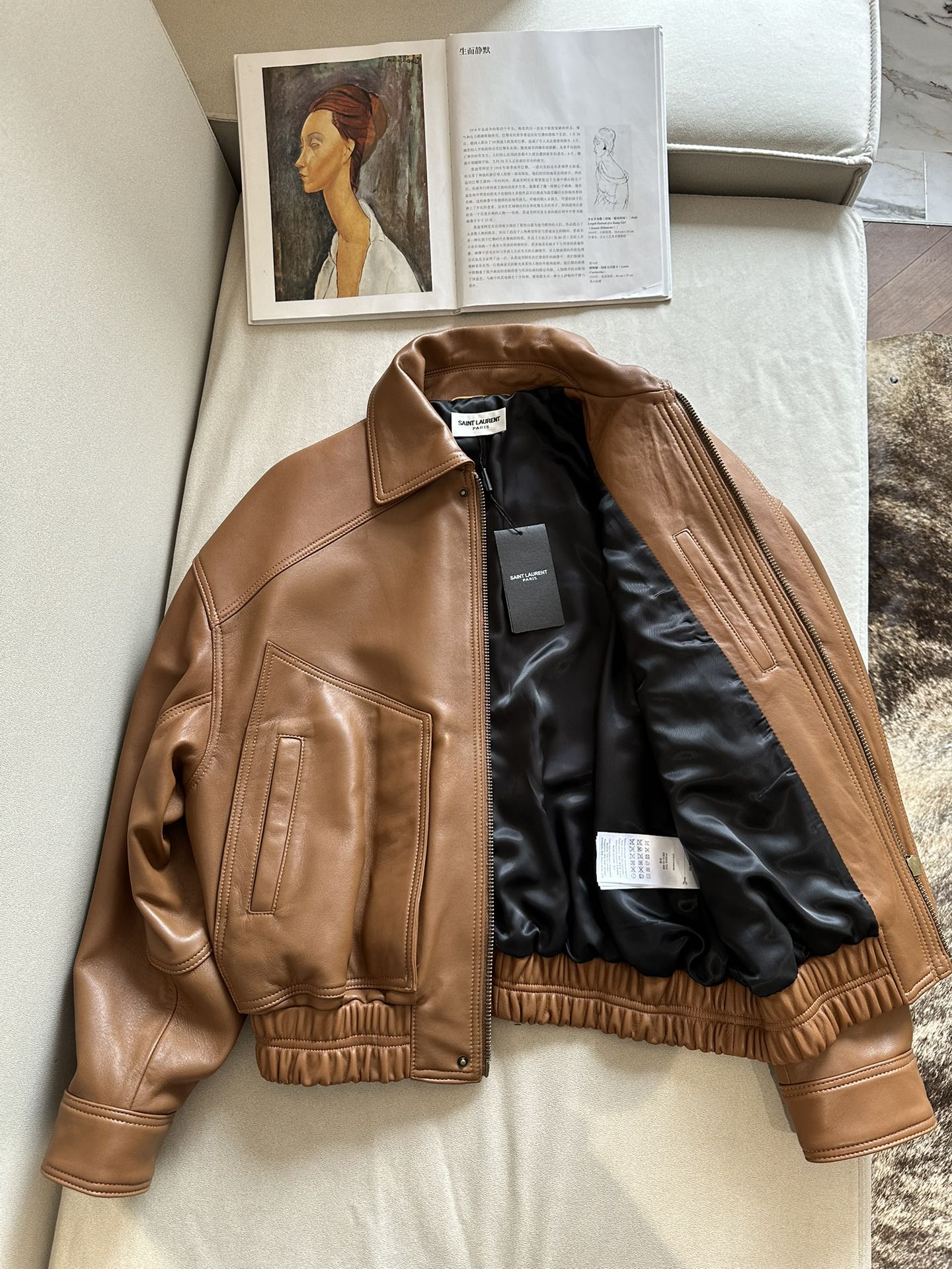 SAINT LAURENT Женская кожаная куртка SAINT LAURENT Женская кожаная куртка