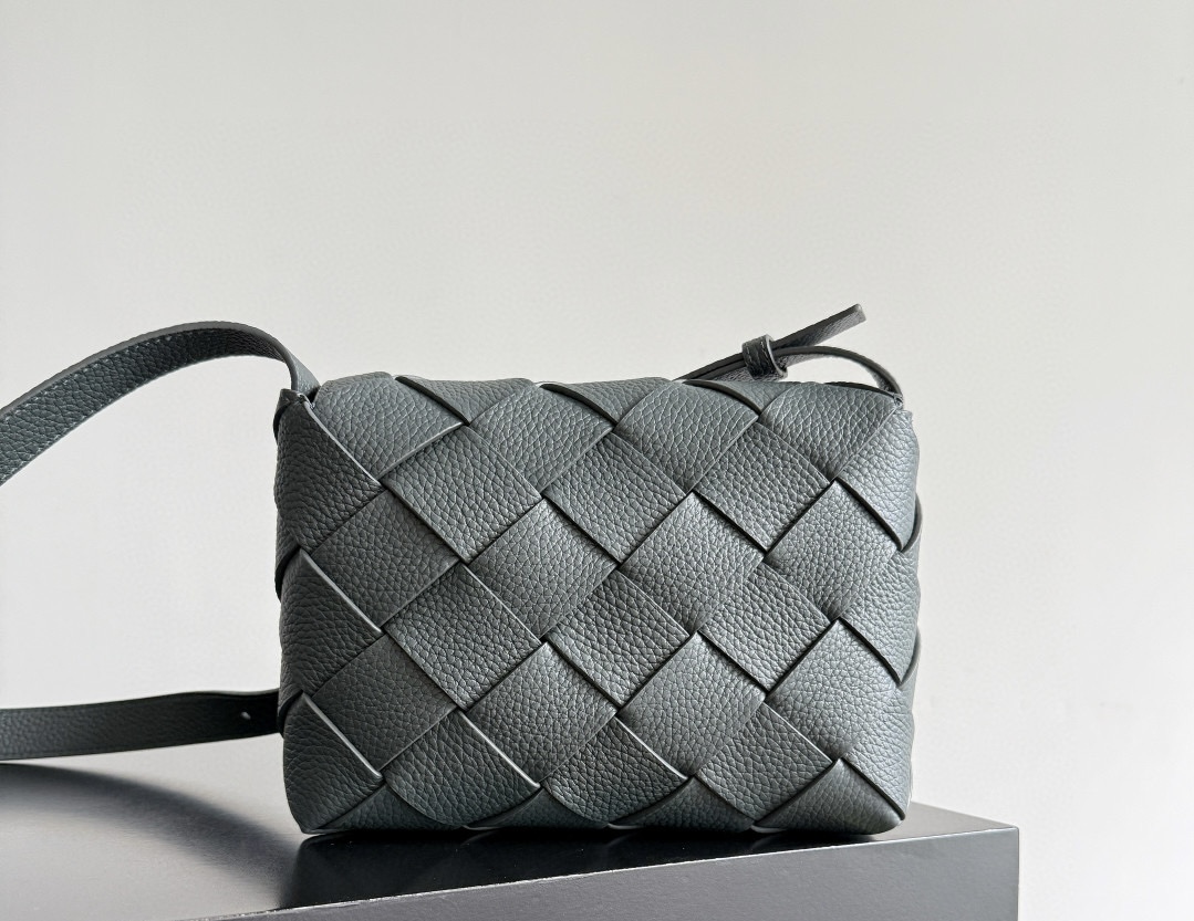 BOTTEGA VENETA Сумка Diago