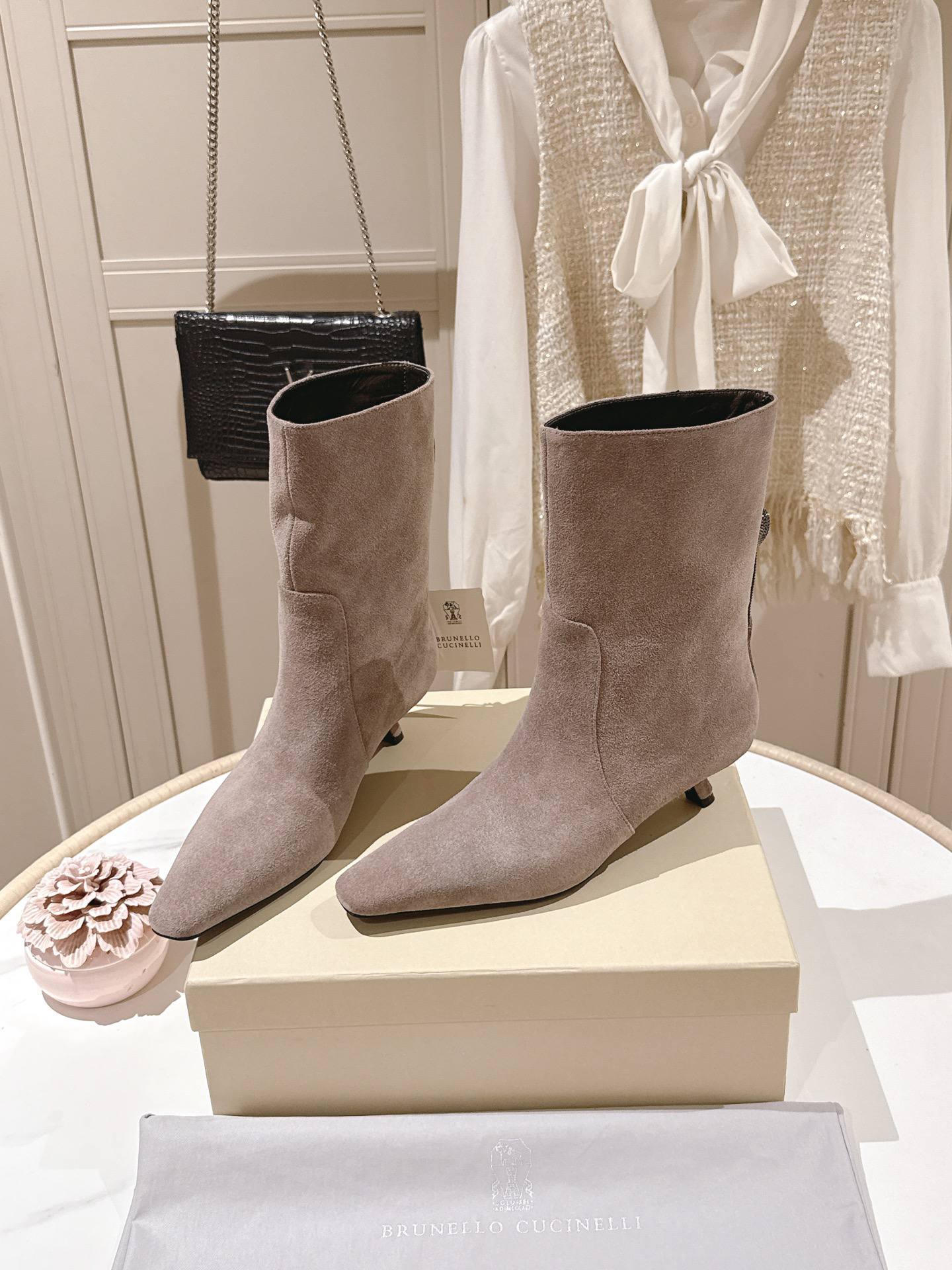 BRUNELLO CUCINELLI Женские замшевые ботильоны BRUNELLO CUCINELLI Женские замшевые ботильоны