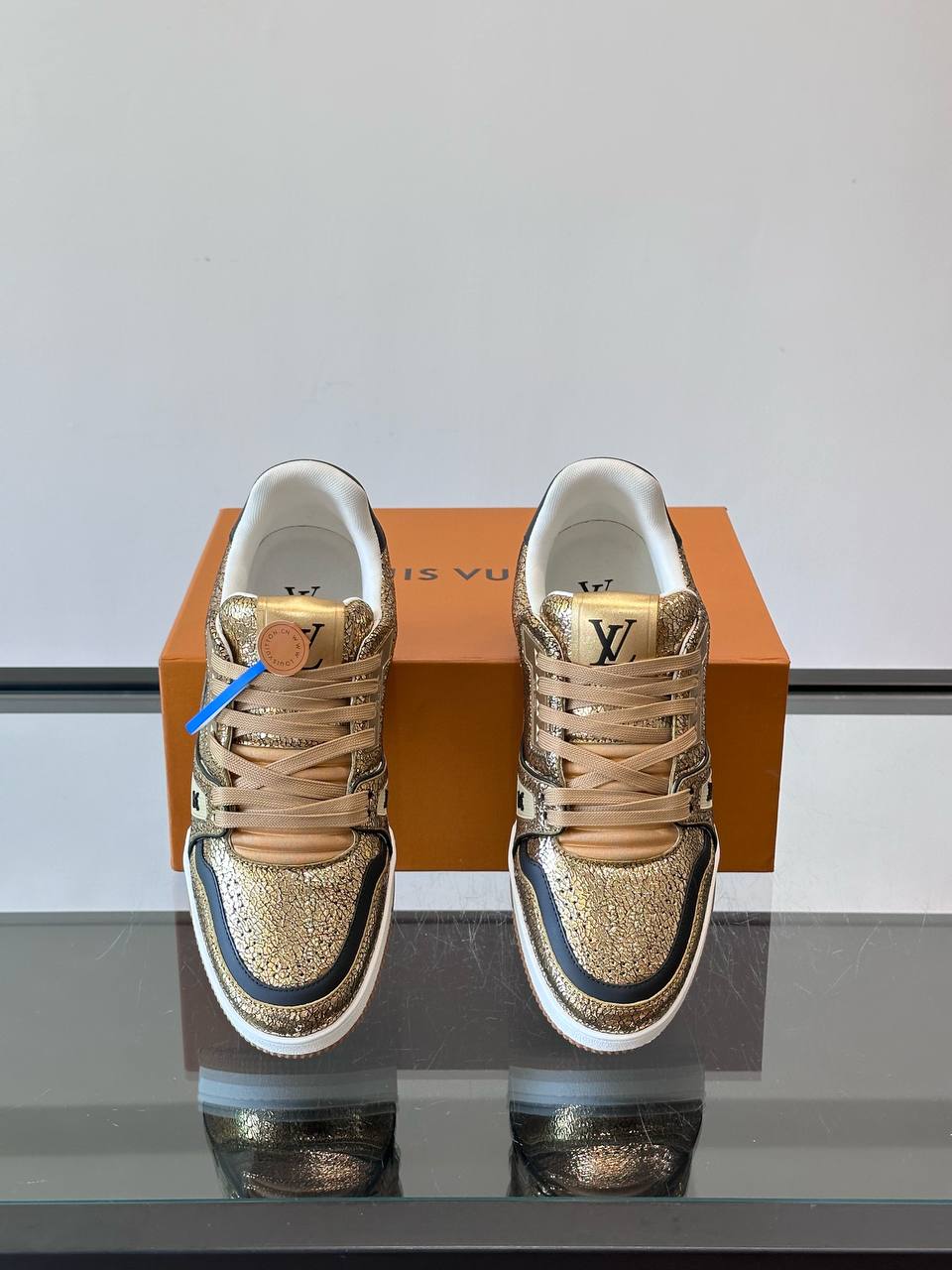 LOUIS VUITTON Мужские кроссовки 