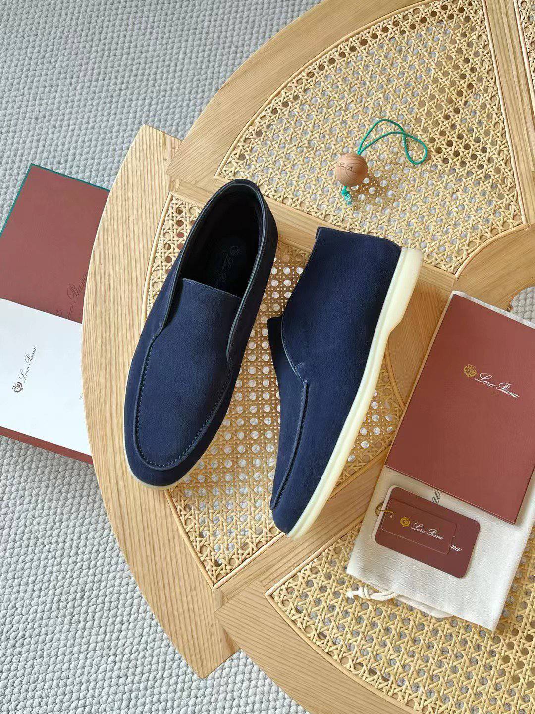 LORO PIANA Мужские лоферы из натуральной замши