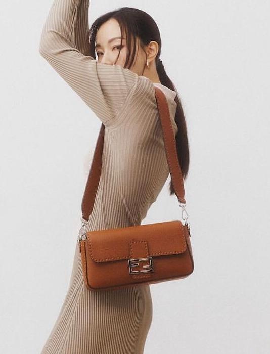 FENDI Женская сумка baguette 