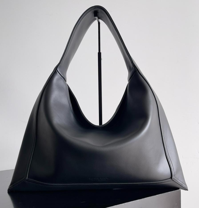 BOTTEGA VENETA Женская сумка Hop Medium