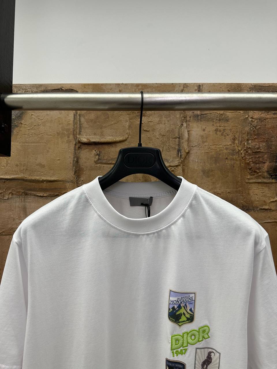 CHRISTIAN DIOR Мужская футболка с вышивкой CHRISTIAN DIOR Мужская футболка с вышивкой
