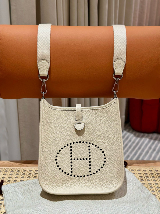 Hermes Женская сумка mini Evelyne 16 см ck10/Craie Clemence