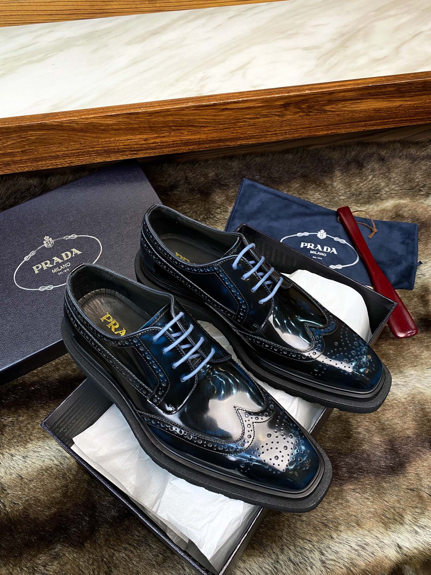 PRADA Мужские туфли-дерби из коровьей кожи PRADA Мужские туфли-дерби из коровьей кожи