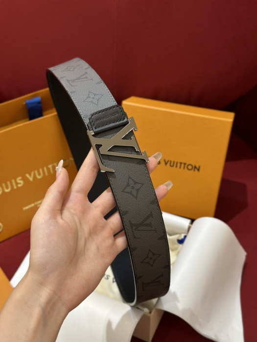  LOUIS VUITTON Двусторонний мужской ремень LV Initials