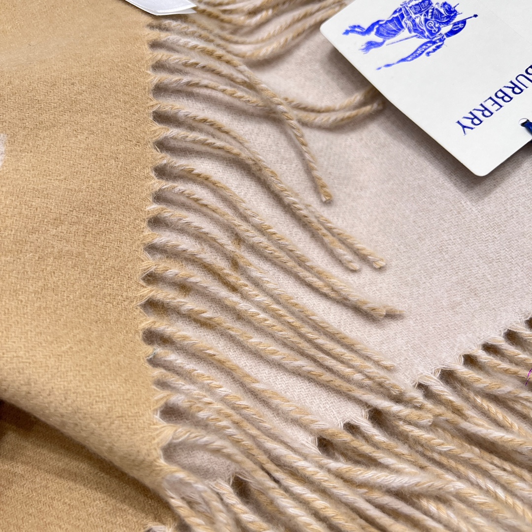 BURBERRY Женский шарф из кашемира BURBERRY Женский шарф из кашемира