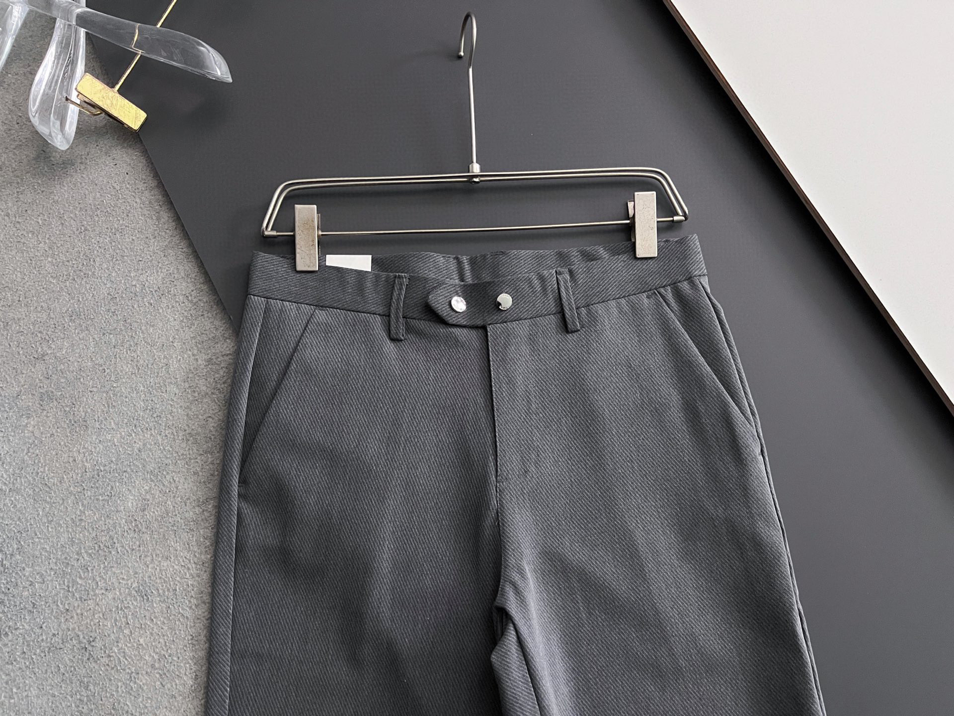 PRADA Мужские брюки из хлопка 