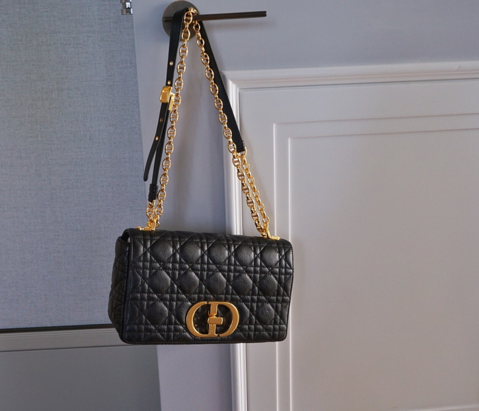 CHRISTIAN DIOR Женская сумка Caro, модель среднего формата