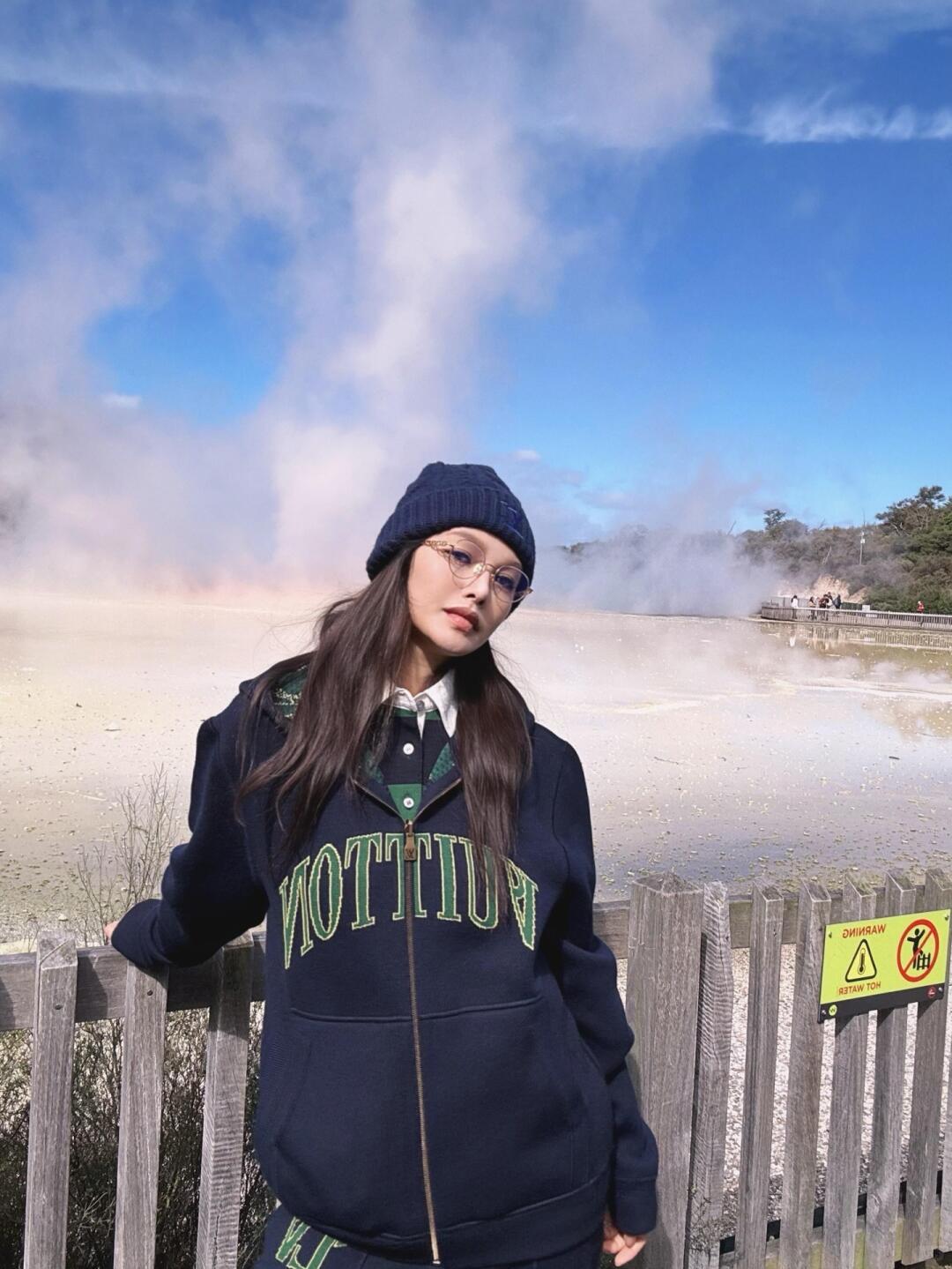 LOUIS VUITTON Женская толстовка LOUIS VUITTON Женская толстовка