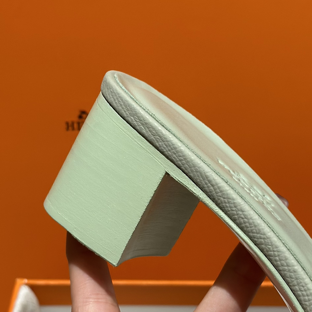 HERMES Женские шлепки Oasis HERMES Женские шлепки Oasis