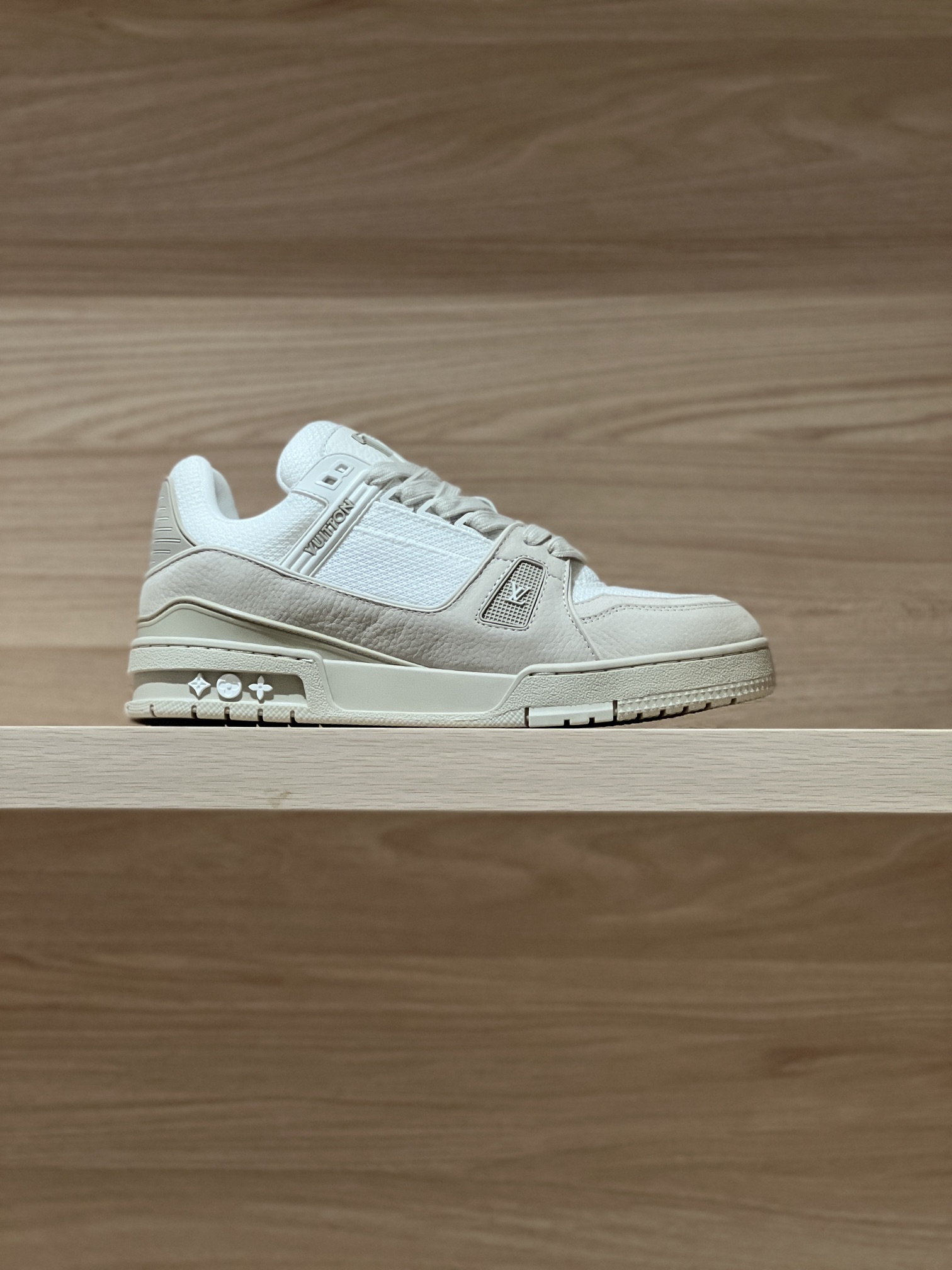 LOUIS VUITTON Мужские Кроссовки LV Trainer 25FW LOUIS VUITTON Мужские Кроссовки LV Trainer 25FW